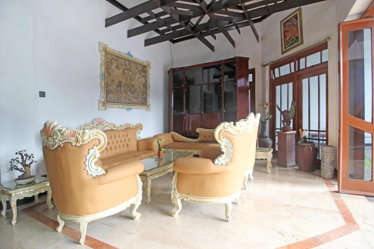 Reddoorz Plus @ Taman Siswa 3 Yogyakarta Exterior photo